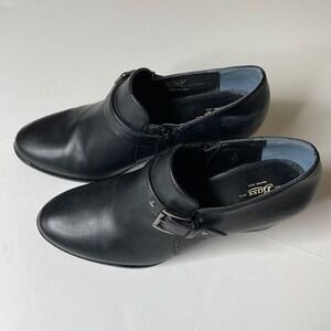 G.H. Bass & Co. Womens Black Faux Leather Ankle Boots With Buckle Size 6-1/2 M